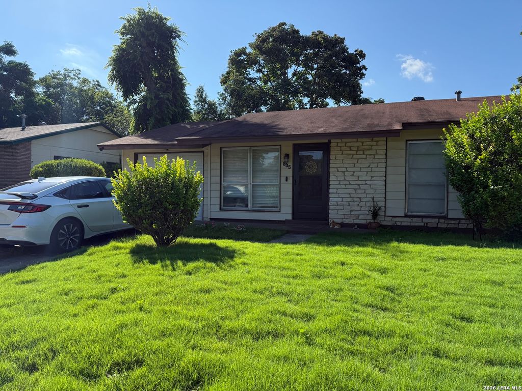 805 NORTH BLVD, Universal City, TX 78148