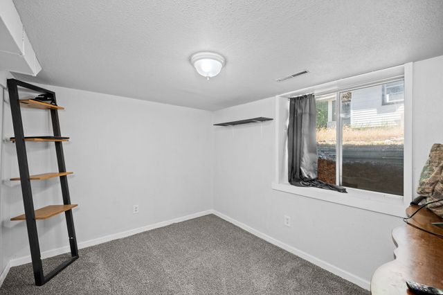 4708 N Cedar St, Spokane, WA 99205
