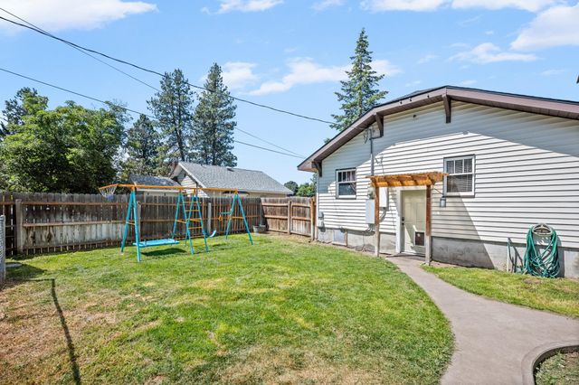 4708 N Cedar St, Spokane, WA 99205