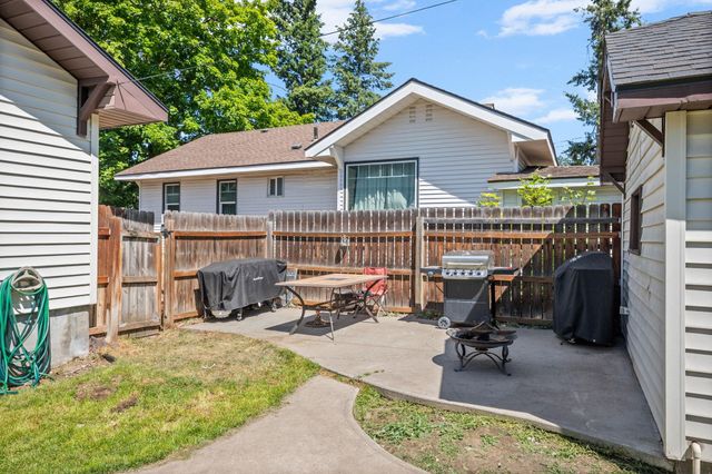 4708 N Cedar St, Spokane, WA 99205