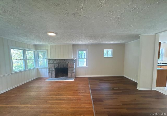 6900 Main Bayview Road, Southold, NY 11971