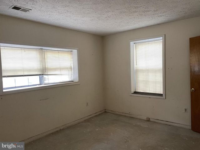 5303 CUMBERLAND ST, Capitol Heights, MD 20743