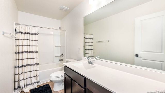 8519 Adler Fall Lane, Converse, TX 78109