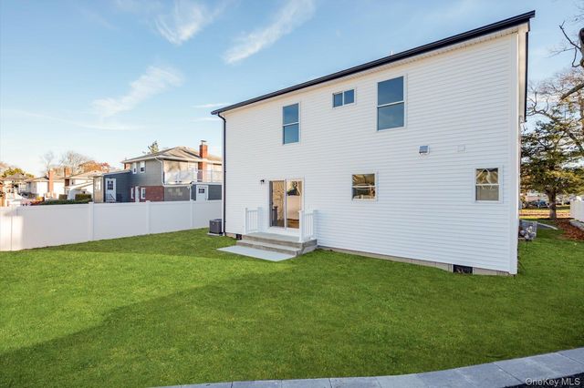 6 Gail Grace Court, Copiague, NY 11726