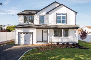 6 Gail Grace Court, Copiague, NY 11726