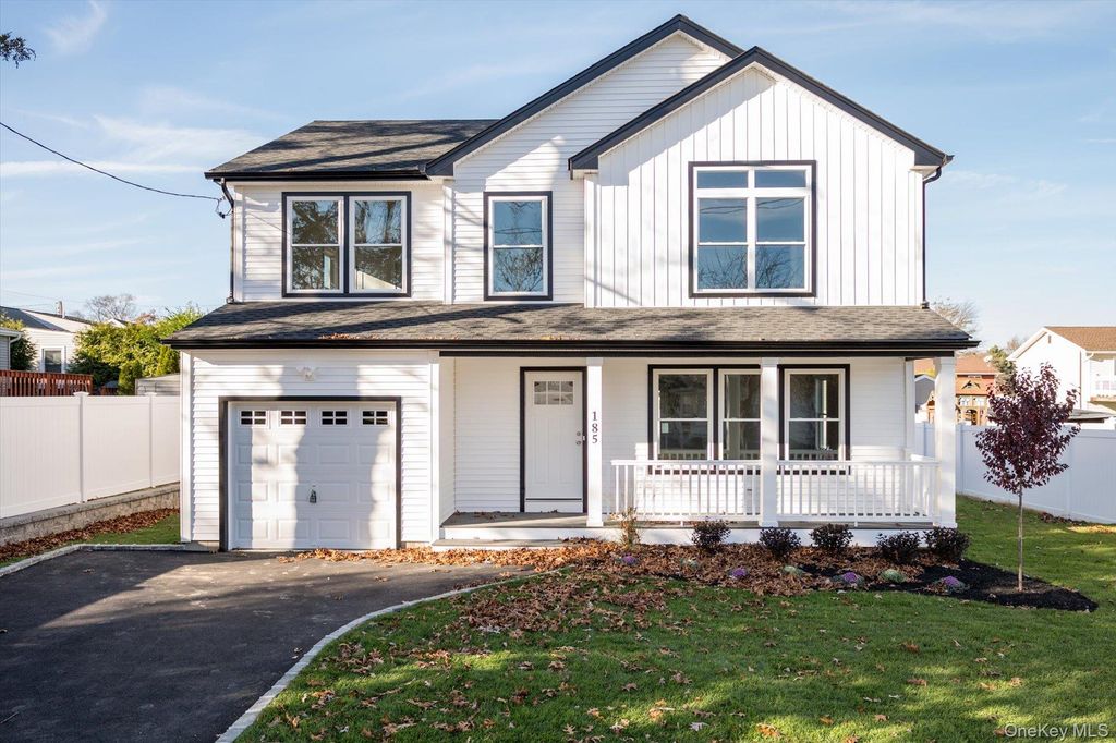 6 Gail Grace Court, Copiague, NY 11726