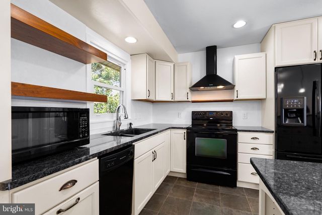 110 WHITEHALL RD, Elkton, MD 21921