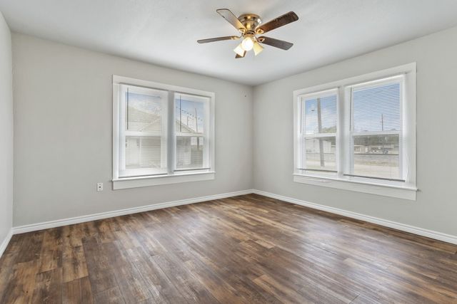 407 W Carnegie Street, Winnsboro, TX 75494