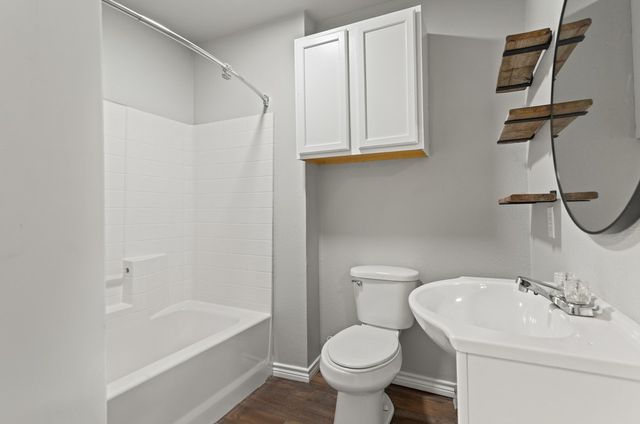 407 W Carnegie Street, Winnsboro, TX 75494