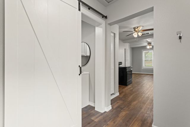 407 W Carnegie Street, Winnsboro, TX 75494