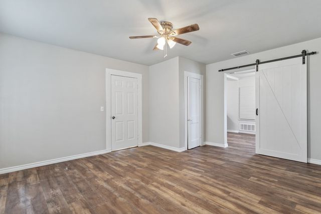 407 W Carnegie Street, Winnsboro, TX 75494