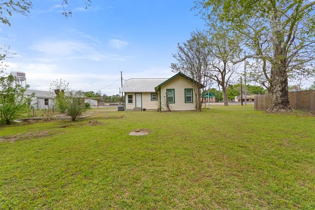 407 W Carnegie Street, Winnsboro, TX 75494