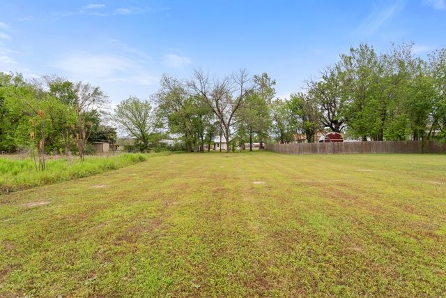 407 W Carnegie Street, Winnsboro, TX 75494
