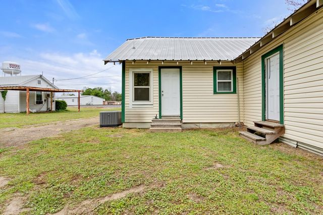 407 W Carnegie Street, Winnsboro, TX 75494