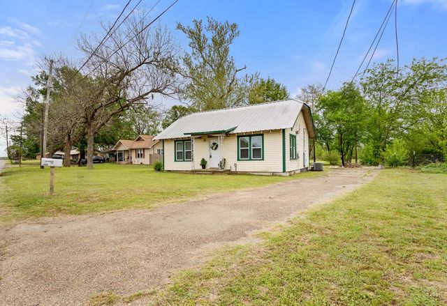 407 W Carnegie Street, Winnsboro, TX 75494
