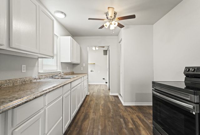 407 W Carnegie Street, Winnsboro, TX 75494