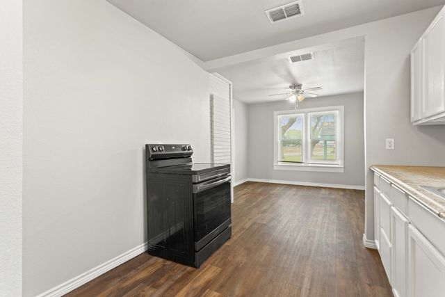 407 W Carnegie Street, Winnsboro, TX 75494