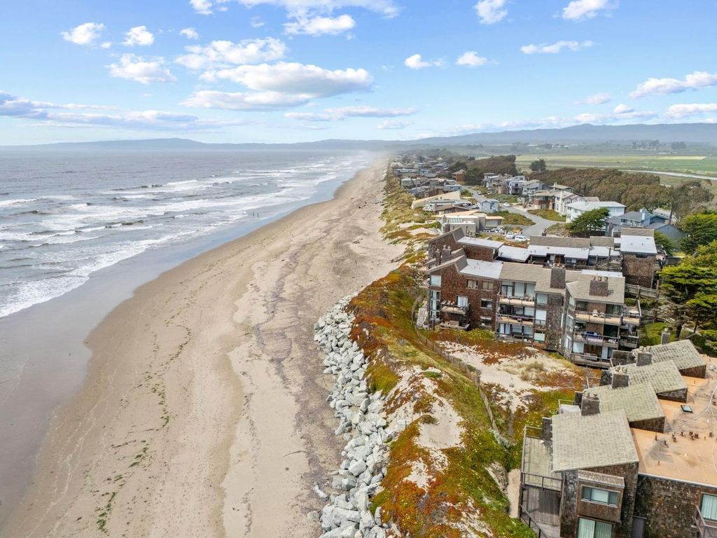 3 Pelican Point, Watsonville, CA 95076