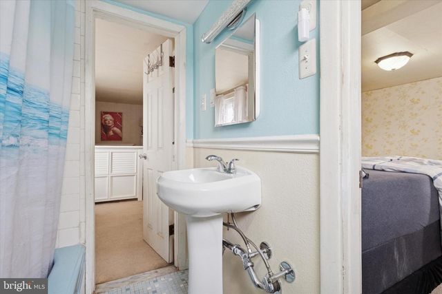311 NESHAMINY RD, Croydon, PA 19021