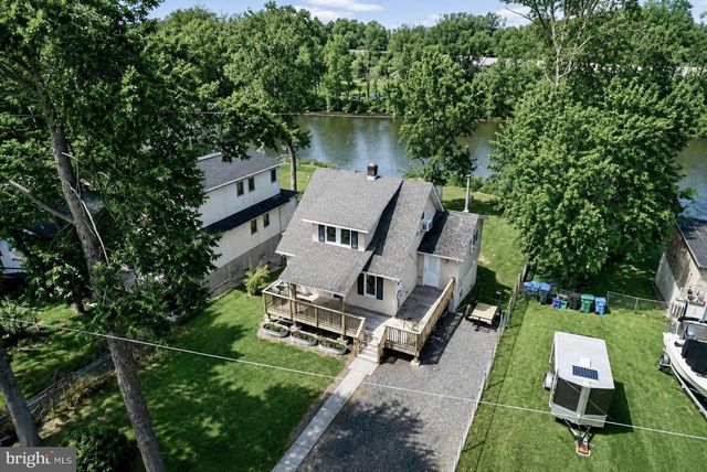 311 NESHAMINY RD, Croydon, PA 19021