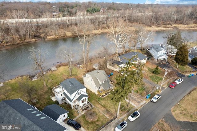311 NESHAMINY RD, Croydon, PA 19021