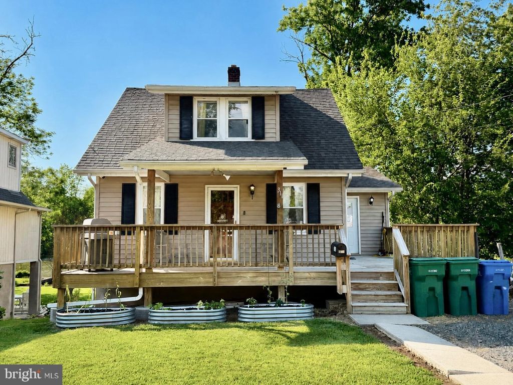 311 NESHAMINY RD, Croydon, PA 19021