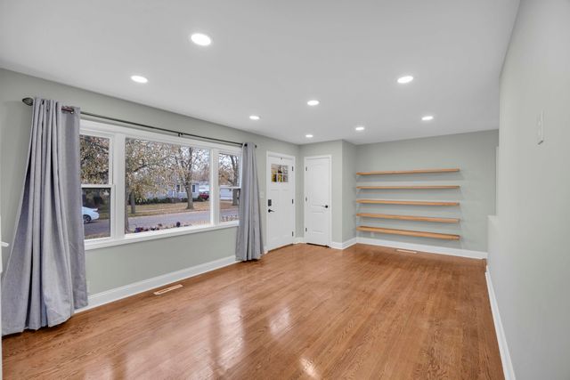 3133 Glenwood Street, Highland, IN 46322