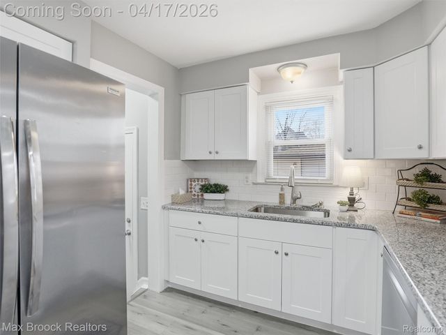 21324 Yale Street, St. Clair Shores, MI 48081