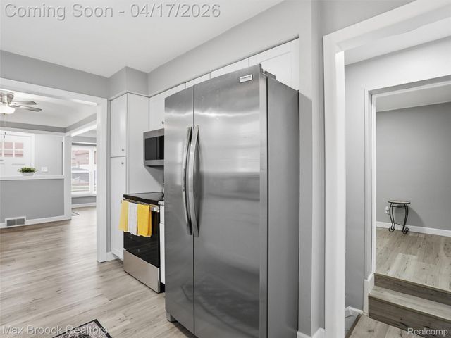 21324 Yale Street, St. Clair Shores, MI 48081