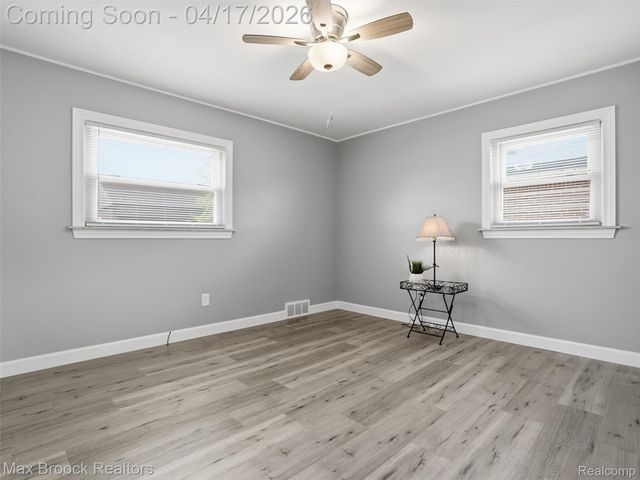 21324 Yale Street, St. Clair Shores, MI 48081