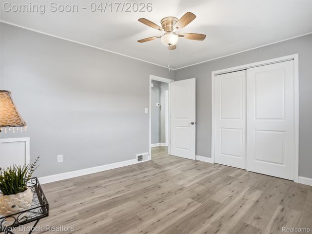 21324 Yale Street, St. Clair Shores, MI 48081