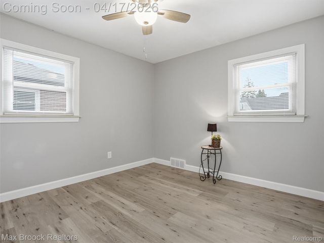 21324 Yale Street, St. Clair Shores, MI 48081