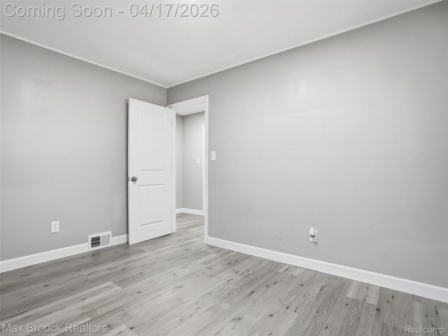 21324 Yale Street, St. Clair Shores, MI 48081