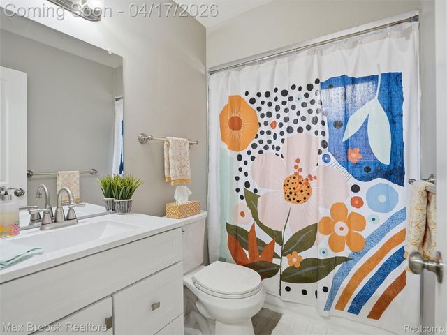 21324 Yale Street, St. Clair Shores, MI 48081