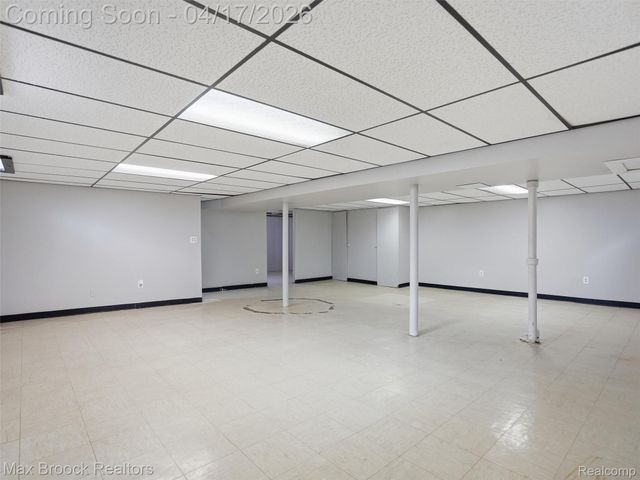 21324 Yale Street, St. Clair Shores, MI 48081