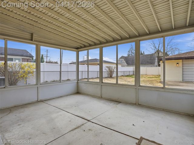 21324 Yale Street, St. Clair Shores, MI 48081