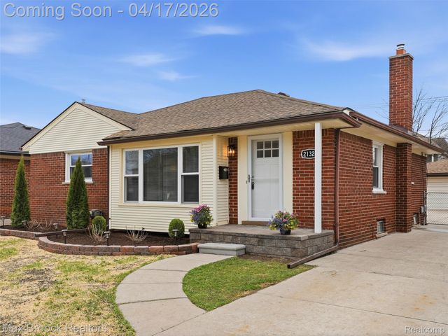 21324 Yale Street, St. Clair Shores, MI 48081