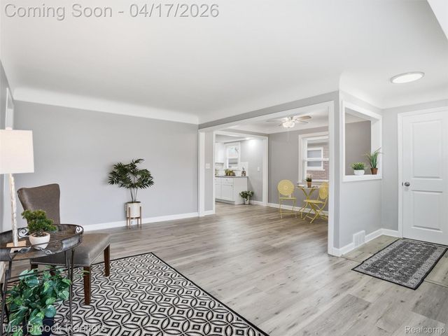 21324 Yale Street, St. Clair Shores, MI 48081