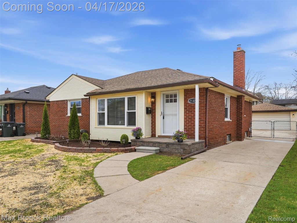 21324 Yale Street, St. Clair Shores, MI 48081