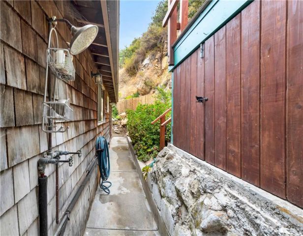1553 Arroyo Drive, Laguna Beach, CA 92651