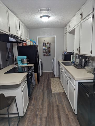 422 Thoreau Lane, Euless, TX 76039