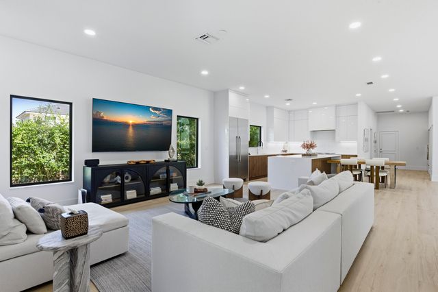 2557 Seminole Circle, West Palm Beach, FL 33409