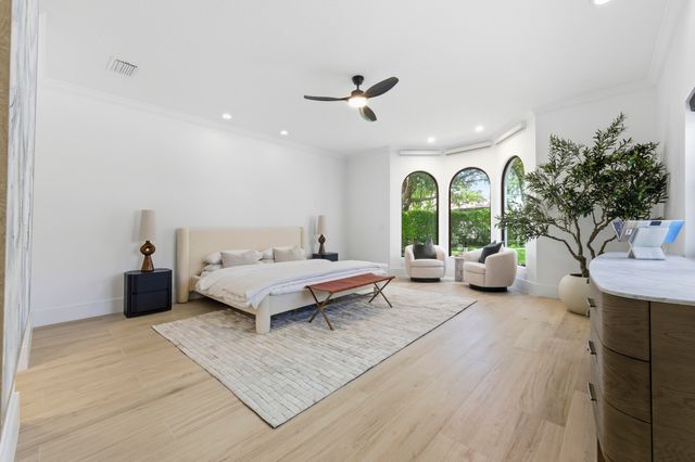 2557 Seminole Circle, West Palm Beach, FL 33409