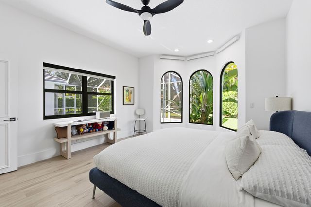 2557 Seminole Circle, West Palm Beach, FL 33409