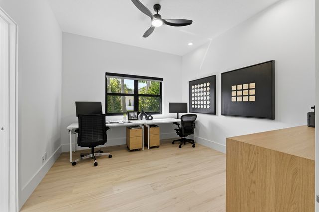 2557 Seminole Circle, West Palm Beach, FL 33409