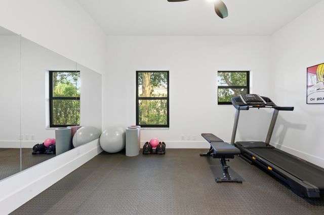 2557 Seminole Circle, West Palm Beach, FL 33409