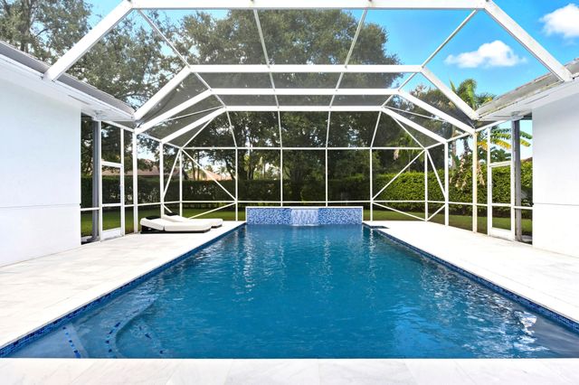 2557 Seminole Circle, West Palm Beach, FL 33409