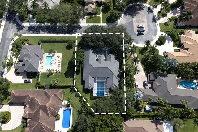 2557 Seminole Circle, West Palm Beach, FL 33409