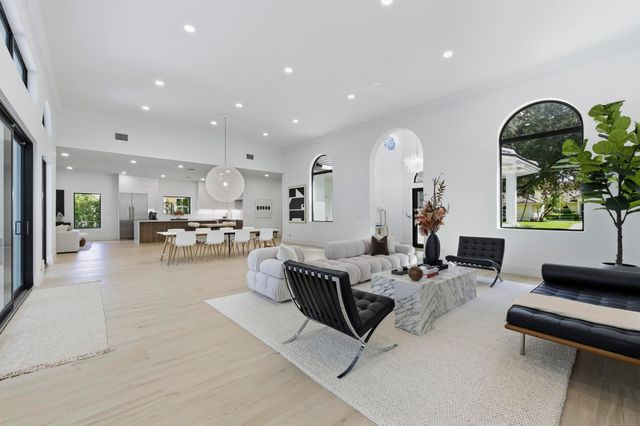 2557 Seminole Circle, West Palm Beach, FL 33409