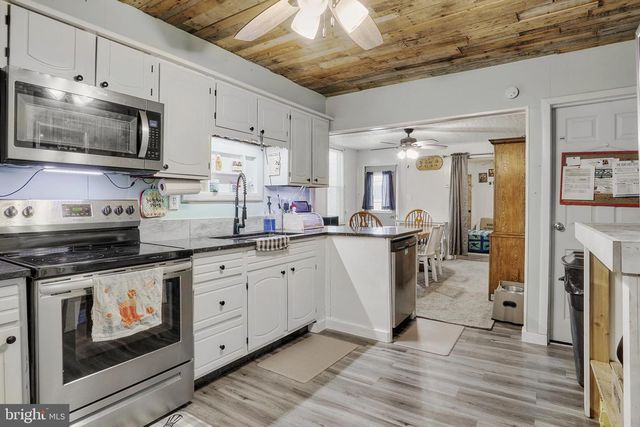 53 E MAIN ST, Newmanstown, PA 17073